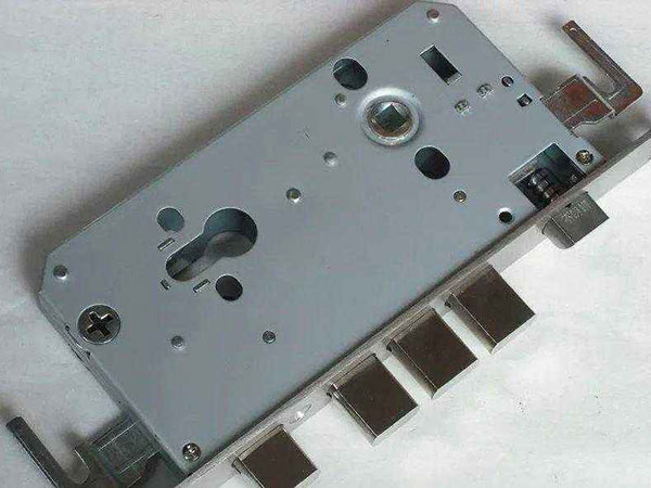 东港24小时上门开锁公司